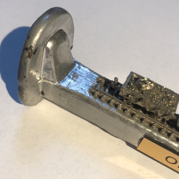 Train Metal knickknack Oregon sign on front railroad spike - Picture 4 of 13